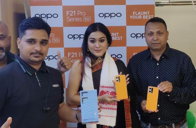 Actor Debashree Gogoi launches OPPO F21 Pro in Guwahati