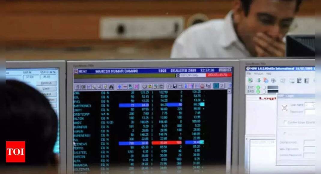 Mcap of top-10 valued firms soars Rs 2.61 lakh cr; HDFC Bank, RIL lead gainers