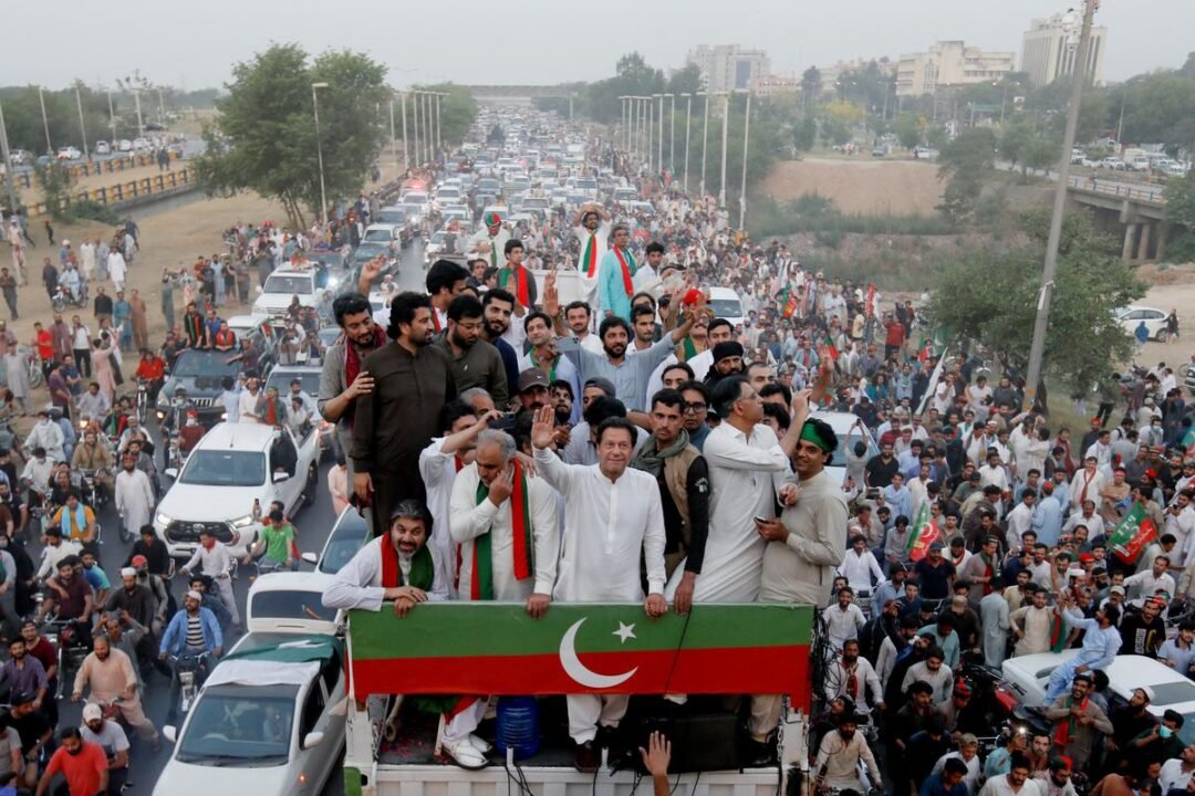 Imran Khan Was Persuaded To End His ‘Azadi March’ Abruptly: Report 6