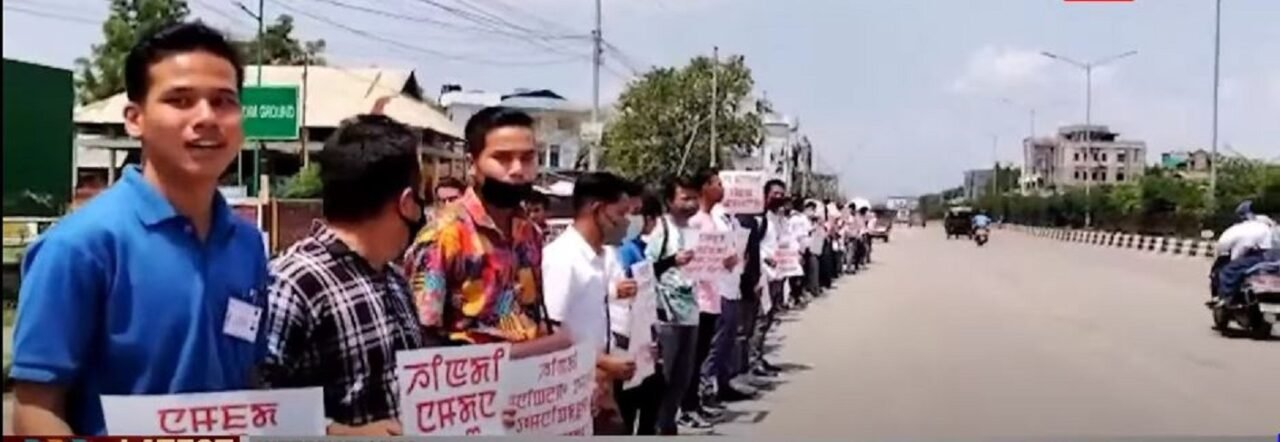 Students in Manipur stage ‘human-chain’ protests against imposition of Hindi in region