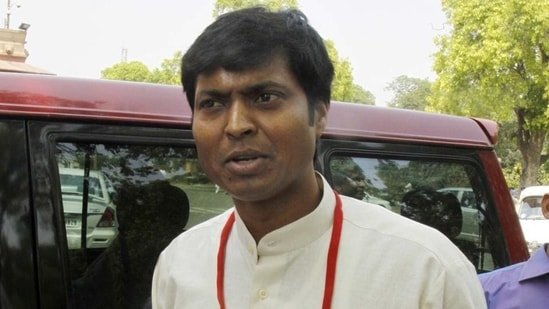 Ex-India captain Dilip Tirkey files nomination for HI president’s post