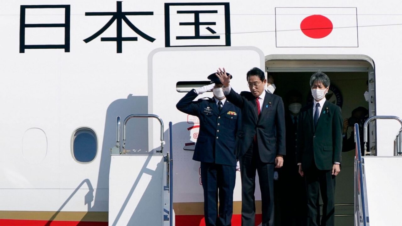 Japan PM heads to Australia to step up military, energy ties