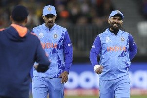 Karthik looks patchy in nets, Dravid says ‘call on him tomorrow’