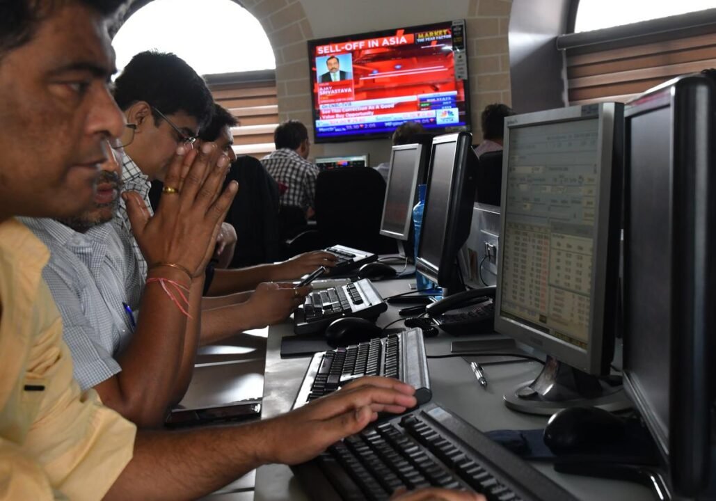 Markets end on flat note in highly choppy trade