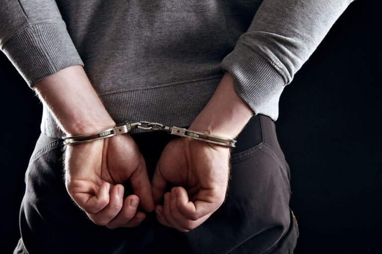 Accountant Of Sarva Shiksha Mission Arrested 185 A