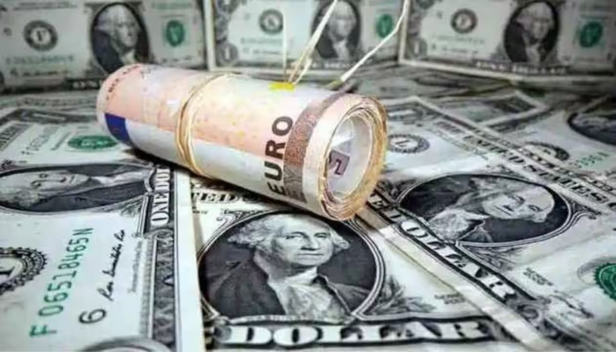 India’s forex reserves jump by USD 7.2 billion to USD 595.98 billion