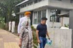 Amritpal Singh’s parents meet him in Dibrugarh jail New Project(1)