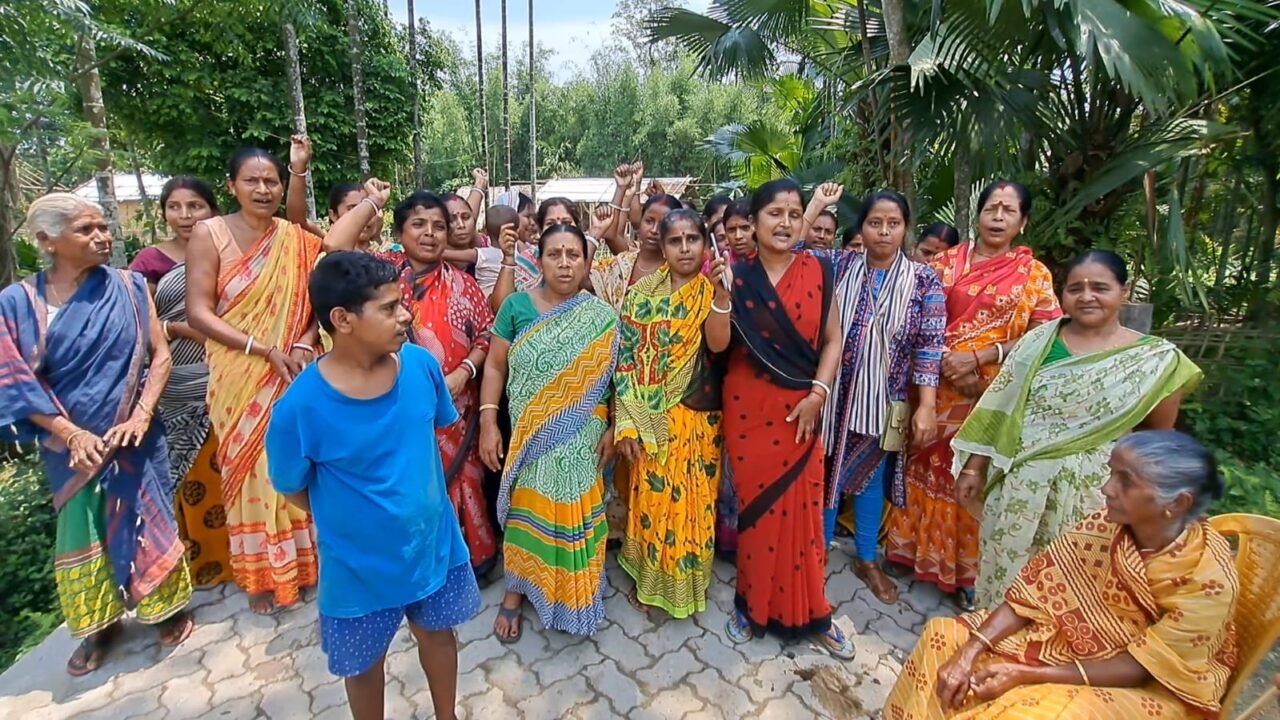 Protest against gaon panchayat president of Makum Pathar