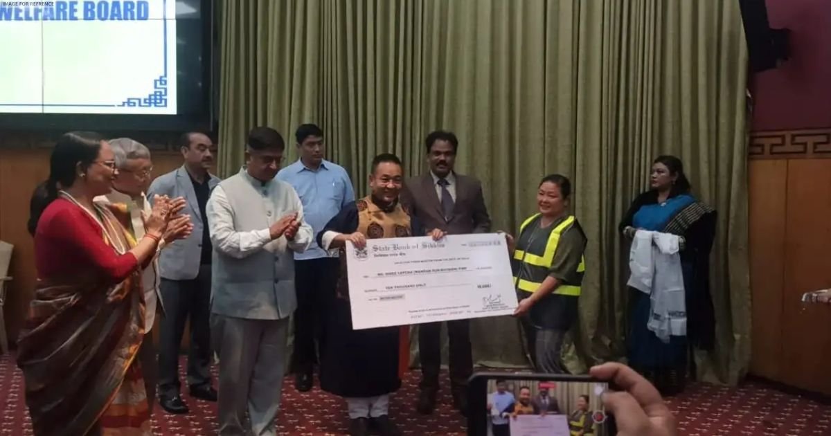 Sikkim CM Prem Singh Gives Relief Assistance To Workers 1697377760Photo by (10)