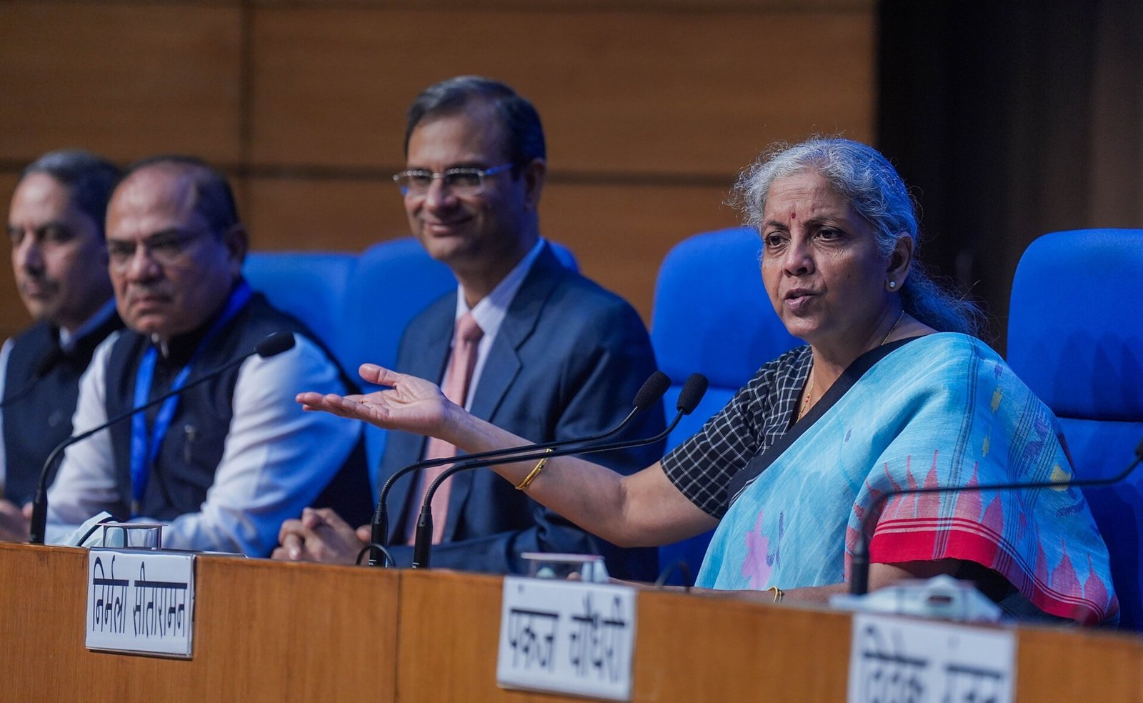 GST Council decides to levy 18 pc GST on corporate guarantee for subsidiaries, cut tax on molasses to 5 pc Media briefing post 52nd GST Council Meeting