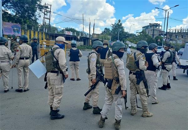 Manipur’s Moreh remains tense, CM holds meeting to discuss situation thumbnail_Moreh remains tense, CM holds meeting to discuss situation