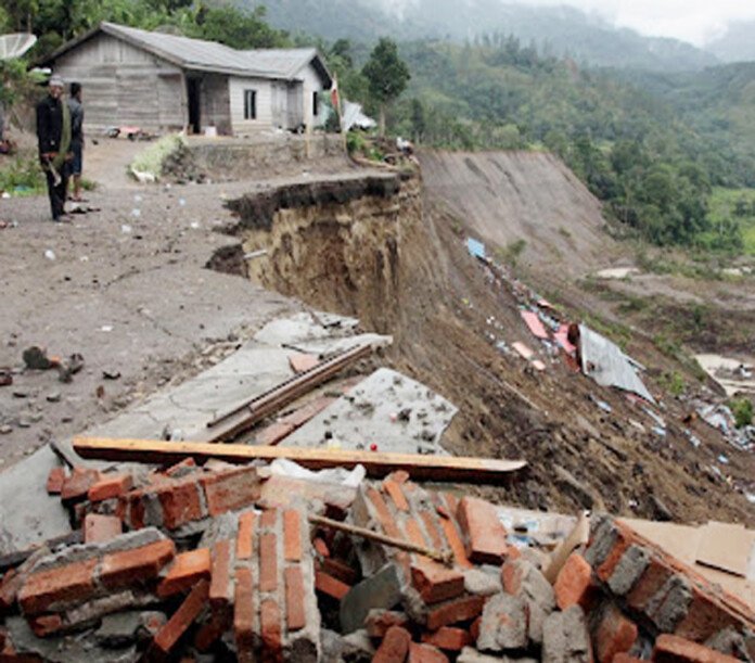 At Least 19 Dead And 7 Missing As Landslide And Flash Floods Hit ...