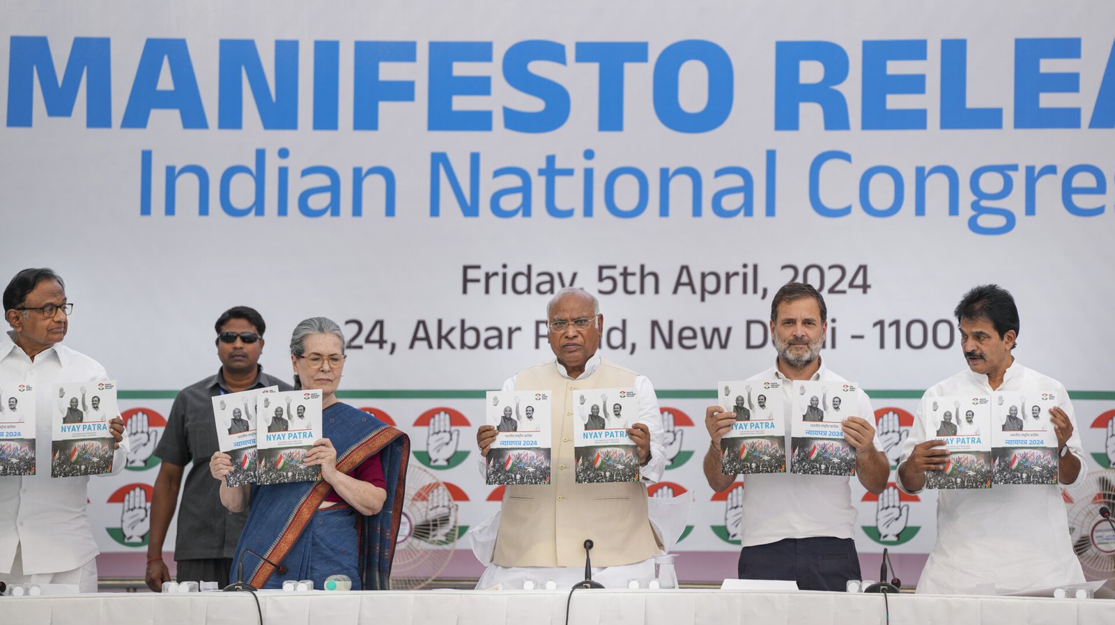 LS polls: Congress releases manifesto