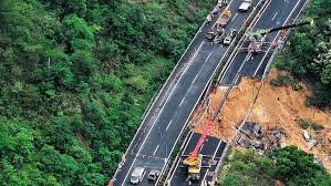 Highway collapse in China's southern Guangdong province leaves at least 19 dead download