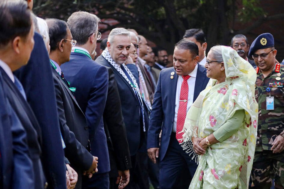 Sheikh Hasina, the newly elected Prime Minister of Bangladesh and Chairperson of Bangladesh Awami League, meets foreign observers and journalists at the Prime Minister’s residence in Dhaka