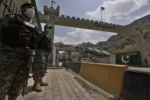 One injured in firing at Pak-Afghan border, no deal on reopening of crossing afghan-and-pakistani-forces-trade-fire-at-the-border-as-a-key-crossing-remains-closed